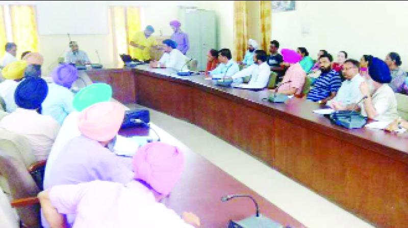 Reviewing the Performance of Healthy Punjab By SDM Reviewing the Performance of Healthy Punjab By SDM