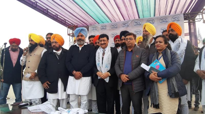 Famous TV star Surinder Farishta (Ghulle Shah) joins Aam Aadmi Party Famous TV star Surinder Farishta (Ghulle Shah) joins Aam Aadmi Party