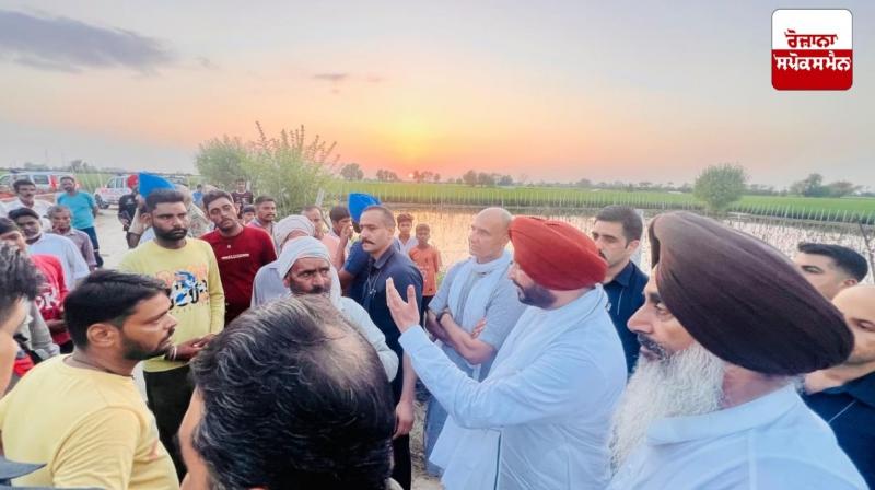 Union Minister Ravneet Singh Bittu visited the villages of Abohar Union Minister Ravneet Singh Bittu visited the villages of Abohar