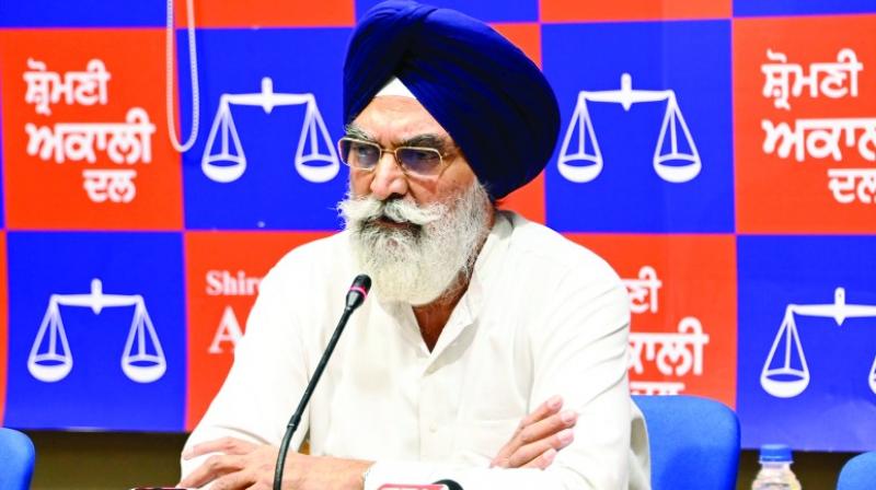 After the controversy broke out, the appointment of Darbara Singh Guru was withdrawn by the Akali Dal After the controversy broke out, the appointment of Darbara Singh Guru was withdrawn by the Akali Dal