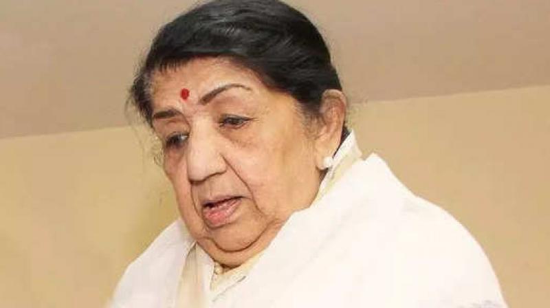 Singer Lata Mangeshkar corona positive Singer Lata Mangeshkar corona positive