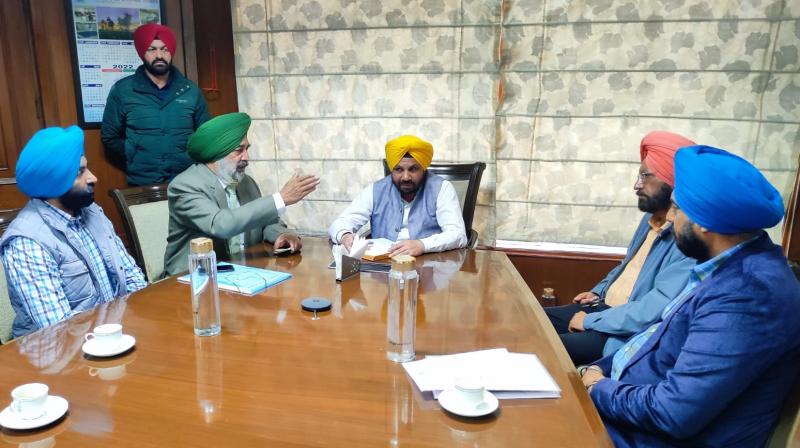 Delegation of Punjab marriage palace and resorts association met Minister Harbhajan Singh ETO 