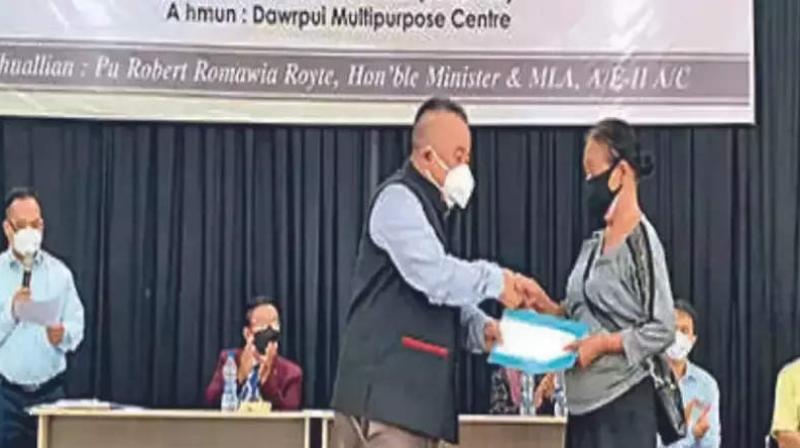 In this state of India, a woman who gave birth to 15 children received a prize of Rs 1 lakh In this state of India, a woman who gave birth to 15 children received a prize of Rs 1 lakh