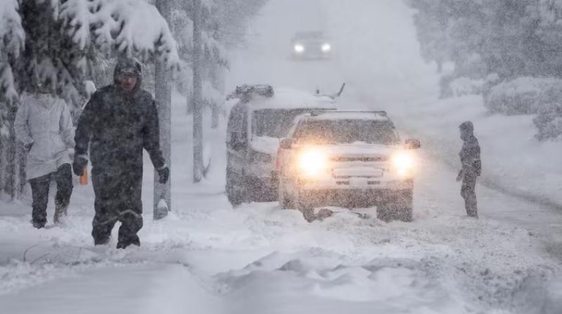 Heavy snow hits Canada Heavy snow hits Canada