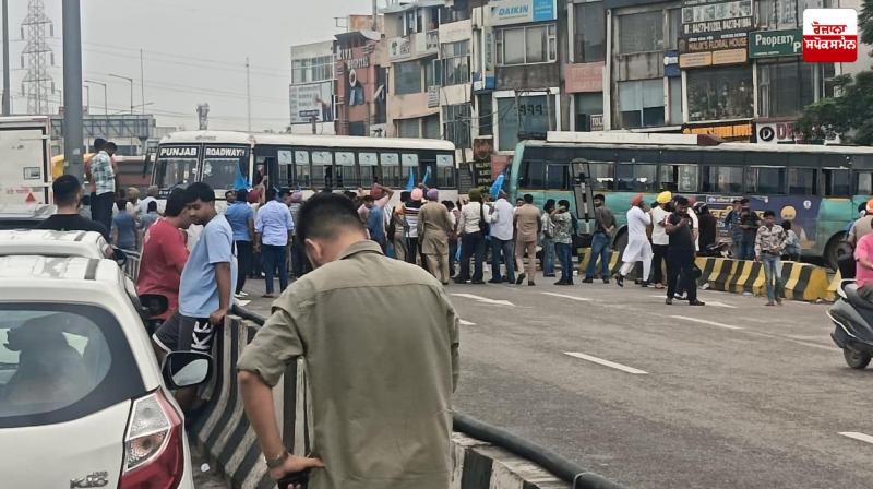 PRTC employees block Ludhiana-Chandigarh highway PRTC employees block Ludhiana-Chandigarh highway