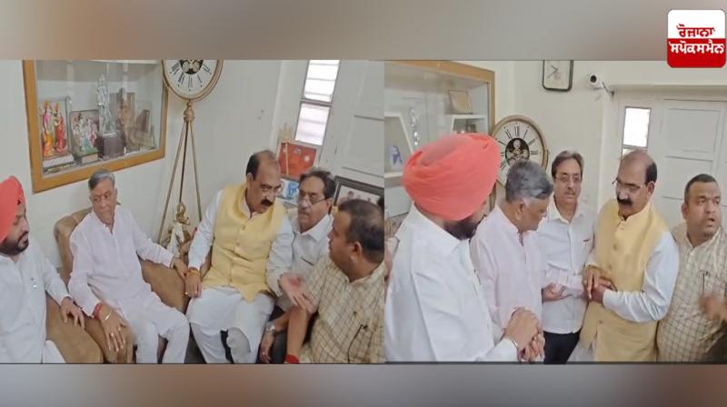 Ravneet Singh Bittu and Ashwani Sharma reached Manoranjan Kalia's house News in punjabi Ravneet Singh Bittu and Ashwani Sharma reached Manoranjan Kalia's house News in punjabi