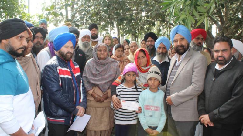 Thanks to the efforts of Dr. Oberoi, Ranjit Singh's body reached home from Dubai Thanks to the efforts of Dr. Oberoi, Ranjit Singh's body reached home from Dubai