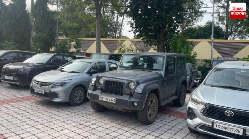 Amritsar Police arrests man who sold luxury cars in other states by making fake documents Amritsar Police arrests man who sold luxury cars in other states by making fake documents