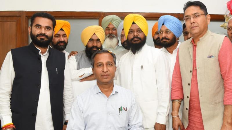 Cabinet Minister Dr. Vijay Singla takes over as Health and Family Welfare Minister Cabinet Minister Dr. Vijay Singla takes over as Health and Family Welfare Minister