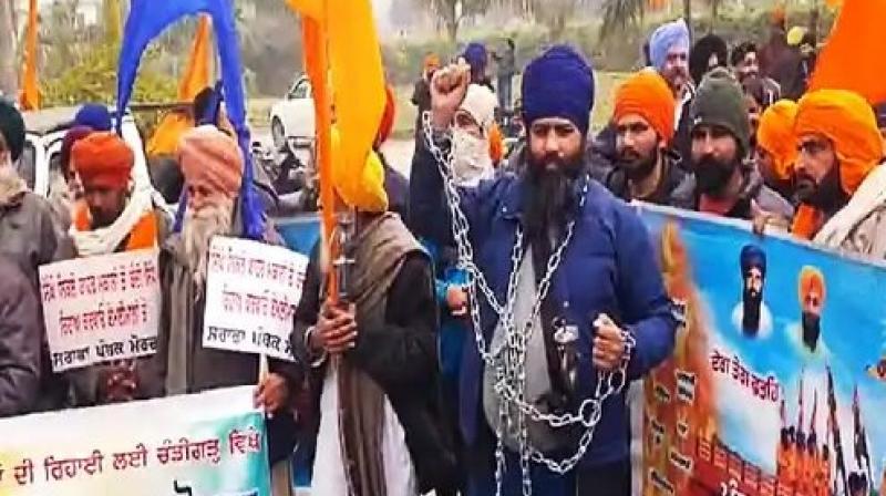 A strong front on Chandigarh-Mohali border, a large gathering for the demand of the release of Sikh prisoners A strong front on Chandigarh-Mohali border, a large gathering for the demand of the release of Sikh prisoners