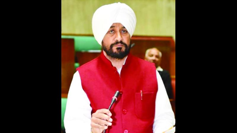 ਬਾਹਰਲੇ ਸੂਬਿਆਂ ਤੋਂ ਆਉਣ ਵਾਲੇ ਹਰ ਵਿਆਕਤੀ ਜਾਣਕਾਰੀ ਪ੍ਰਸ਼ਾਸਨ ਨੂੰ ਦਿਉ : ਚੰਨੀ ਬਾਹਰਲੇ ਸੂਬਿਆਂ ਤੋਂ ਆਉਣ ਵਾਲੇ ਹਰ ਵਿਆਕਤੀ ਜਾਣਕਾਰੀ ਪ੍ਰਸ਼ਾਸਨ ਨੂੰ ਦਿਉ : ਚੰਨੀ