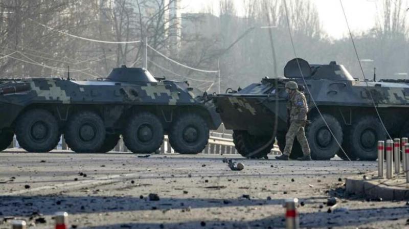 Ukraine releases prisoners to fight Russian forces