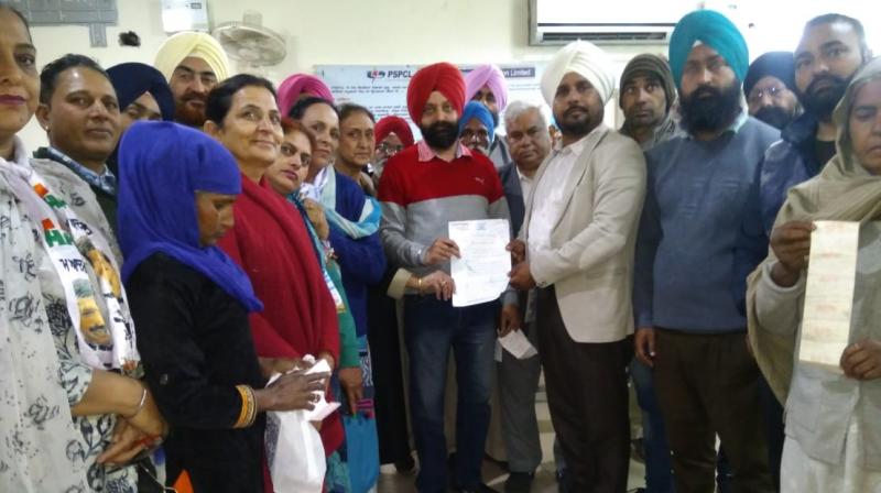 AAP workers submit memorandum to Deputy Commissioner AAP workers submit memorandum to Deputy Commissioner