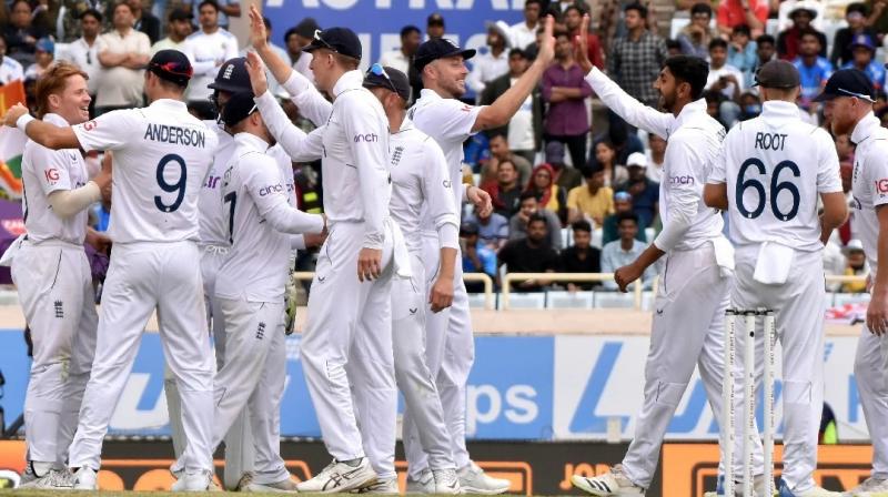 India trapped by spin, England close to lead in first innings