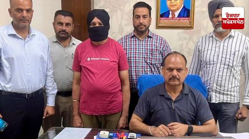 Campaign against corruption: Sub-inspector caught red-handed by Vigilance Bureau while taking bribe of Rs. 30,000 Campaign against corruption: Sub-inspector caught red-handed by Vigilance Bureau while taking bribe of Rs. 30,000