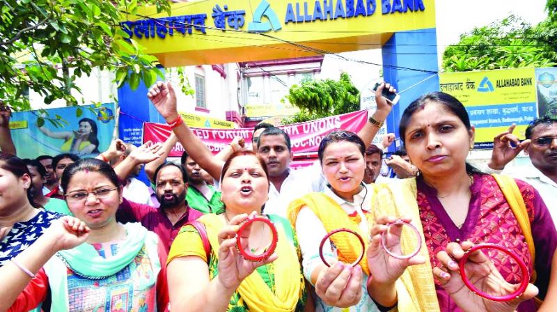Bank Employees Protesting Bank Employees Protesting