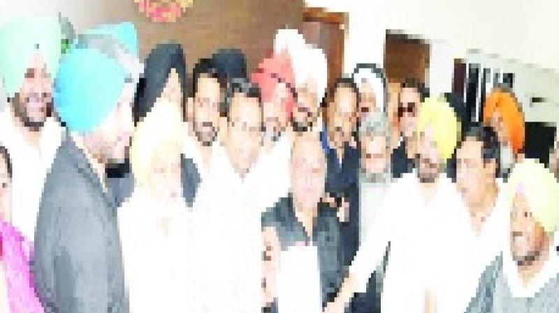 Ravnit Bittu with others Ravnit Bittu with others