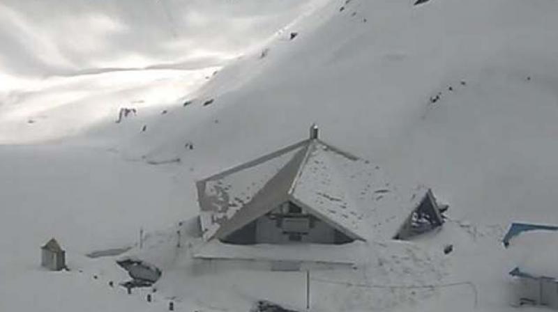 Gurdwara Hemkund Sahib covered with 20 feet of snow