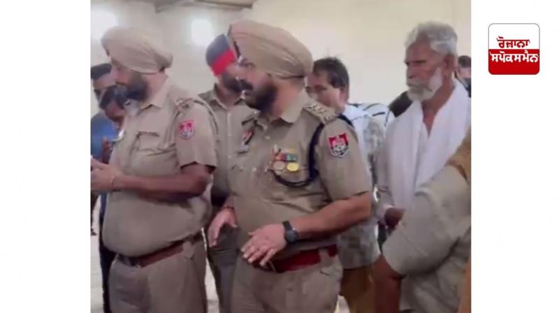 ਮੌਕੇ ’ਤੇ ਪਹੁੰਚੀ ਪੁਲਿਸ ਮੌਕੇ ’ਤੇ ਪਹੁੰਚੀ ਪੁਲਿਸ