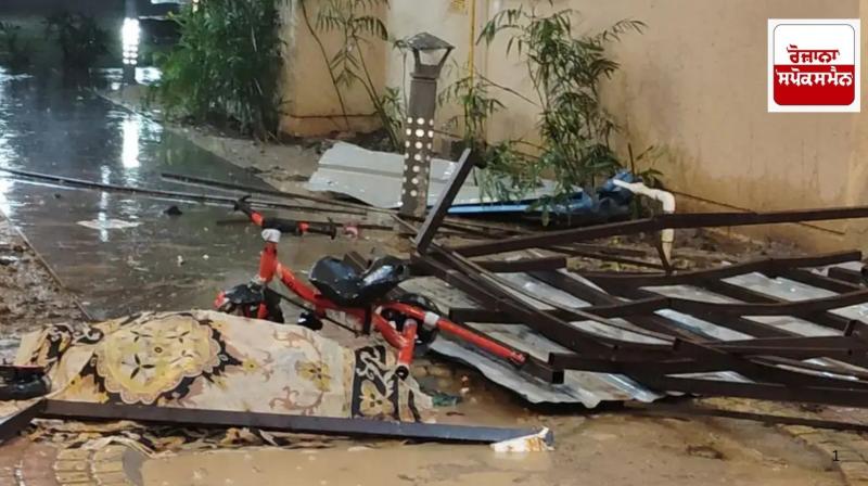 Three people including a two-year-old child died due to storm and rain in Noida Three people including a two-year-old child died due to storm and rain in Noida