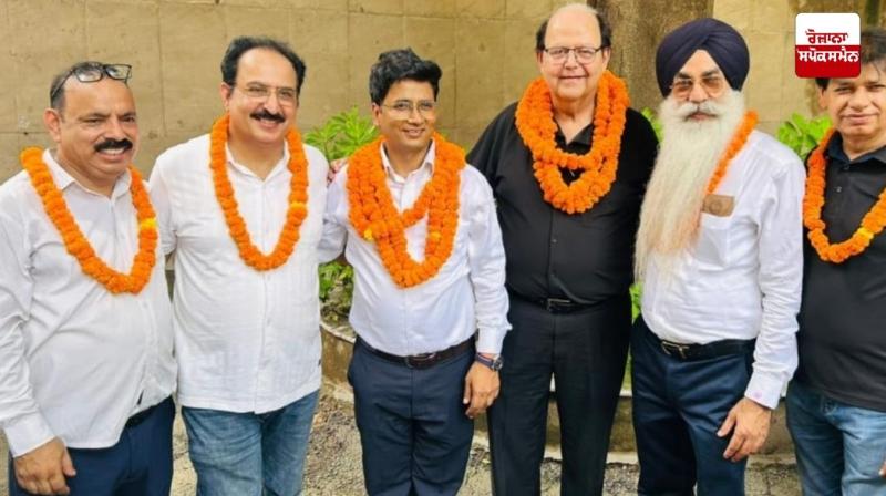 ਸਰੋਜ ਸਿੰਘ ਚੌਹਾਨ ਚੰਡੀਗੜ੍ਹ ਫੋਟੋਗ੍ਰਾਫਰਜ਼ ਐਸੋਸੀਏਸ਼ਨ ਦੇ ਨਵੇਂ ਪ੍ਰਧਾਨ ਚੁਣੇ ਗਏ ਸਰੋਜ ਸਿੰਘ ਚੌਹਾਨ ਚੰਡੀਗੜ੍ਹ ਫੋਟੋਗ੍ਰਾਫਰਜ਼ ਐਸੋਸੀਏਸ਼ਨ ਦੇ ਨਵੇਂ ਪ੍ਰਧਾਨ ਚੁਣੇ ਗਏ