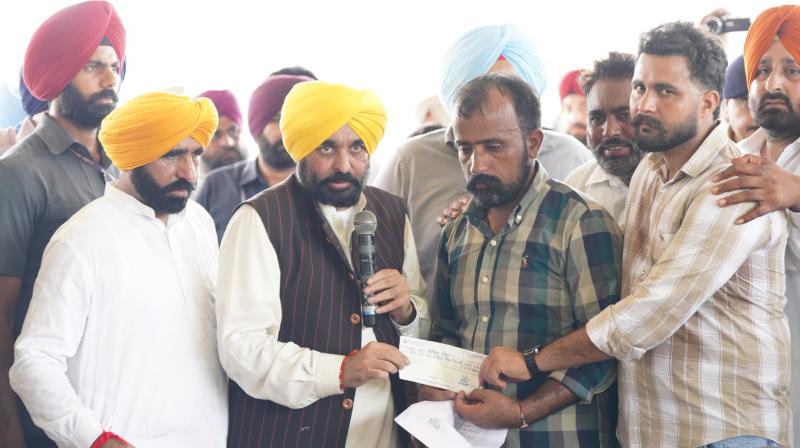 ਪੰਜਾਬ ਹਰ ਖੇਤਰ ਵਿੱਚ ਬੇਮਿਸਾਲ ਵਿਕਾਸ ਦੇਖ ਰਿਹੈ: ਮੁੱਖ ਮੰਤਰੀ ਪੰਜਾਬ ਹਰ ਖੇਤਰ ਵਿੱਚ ਬੇਮਿਸਾਲ ਵਿਕਾਸ ਦੇਖ ਰਿਹੈ: ਮੁੱਖ ਮੰਤਰੀ