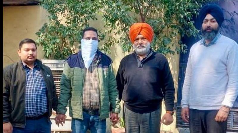 VB nabs ESI clerk for taking Rs 15,000 bribe to clear bills News in punjabi VB nabs ESI clerk for taking Rs 15,000 bribe to clear bills News in punjabi