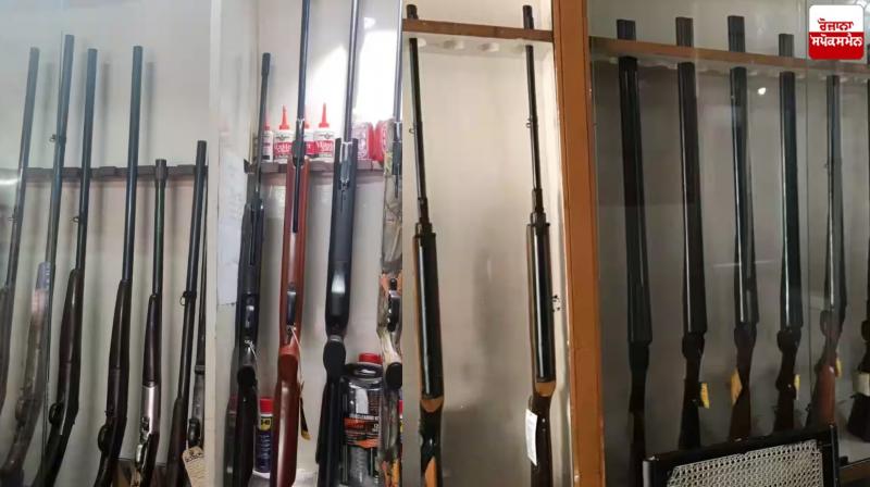 Thieves stole 17 rifles, 5 pistols, 58 cartridges from the gun house in Tarn Taran News in punjabi Thieves stole 17 rifles, 5 pistols, 58 cartridges from the gun house in Tarn Taran News in punjabi