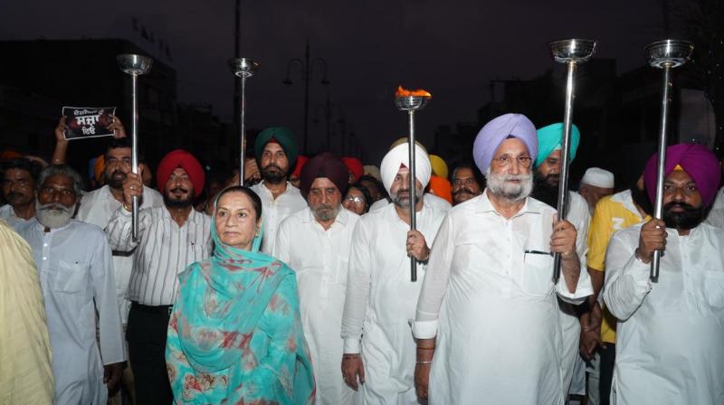 Punjab Congress took out candle march in Gurdaspur in support of Manipur victims Punjab Congress took out candle march in Gurdaspur in support of Manipur victims