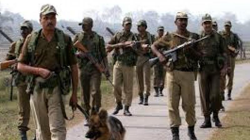Two Pak smugglers arrested with 9 packets heroin on border Two Pak smugglers arrested with 9 packets heroin on border