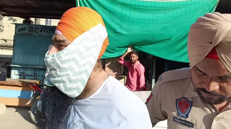 She took a complaint to the camp to reform her drug-addicted brother, the chief servant raped the girl She took a complaint to the camp to reform her drug-addicted brother, the chief servant raped the girl