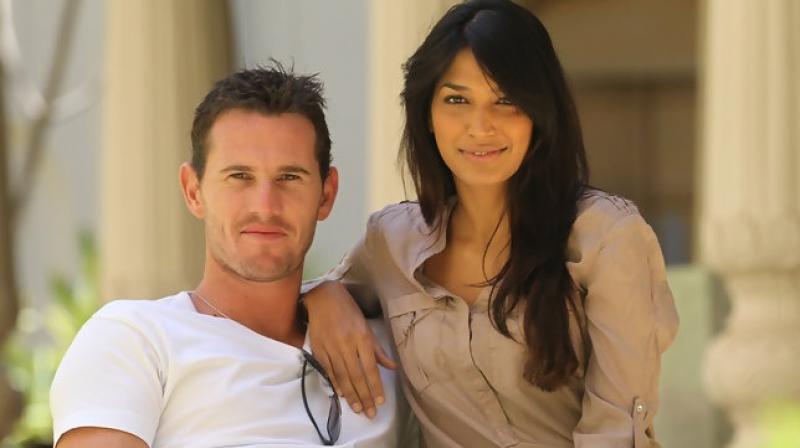 shaun tait and mashoom singha