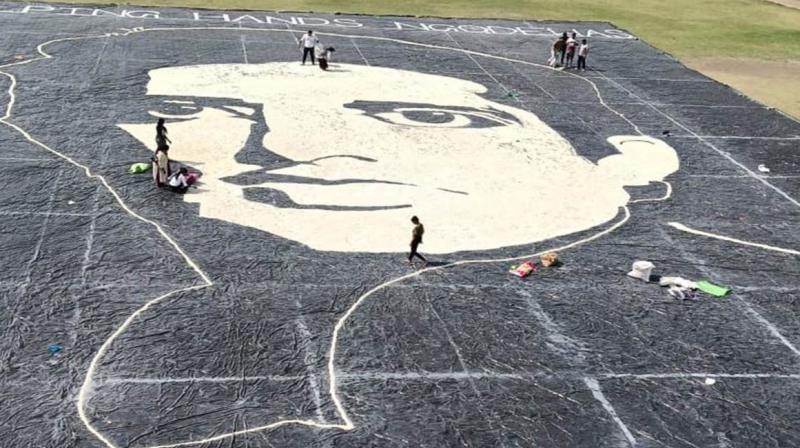 Fans' love for Sonu Sood, the actor's picture made with 2500 kg of rice Fans' love for Sonu Sood, the actor's picture made with 2500 kg of rice
