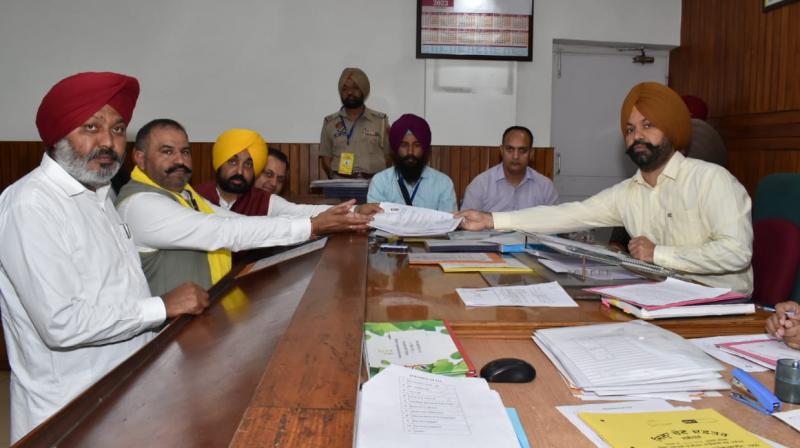 Jalandhar by-election: 'AAP' candidate Sushil Rinku has filled nomination papers