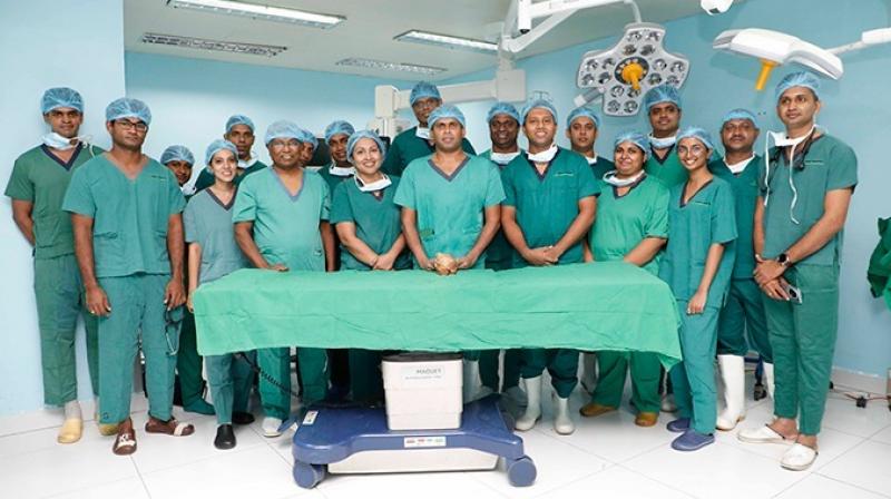 SL Army doctors set Guinness Record after removing the world’s largest & heaviest kidney stone SL Army doctors set Guinness Record after removing the world’s largest & heaviest kidney stone
