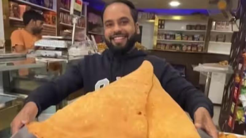 'Bahubali' Samosa Challenge, Eatery Offers Rs 71,000 For Eating A 12 Kg Samosa In 30 Mins 'Bahubali' Samosa Challenge, Eatery Offers Rs 71,000 For Eating A 12 Kg Samosa In 30 Mins