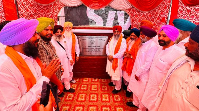 MLA Sarwan Singh Dhun laid the foundation stone for the renovation works of the markets of Halka Khemkaran MLA Sarwan Singh Dhun laid the foundation stone for the renovation works of the markets of Halka Khemkaran
