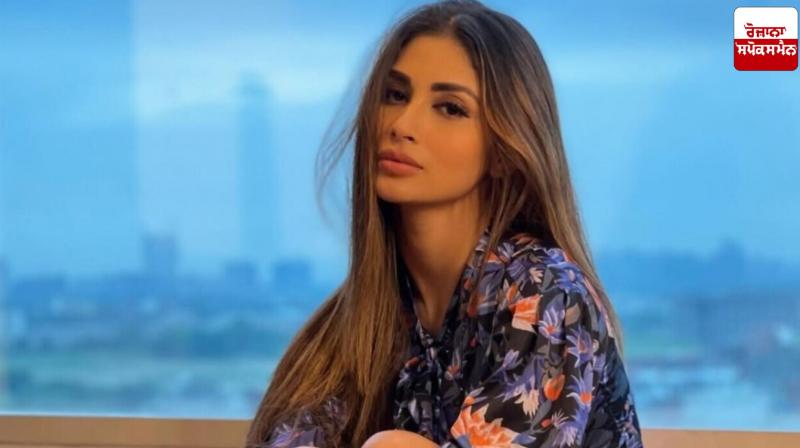 Actress Mouni Roy accuses elderly of misbehavior