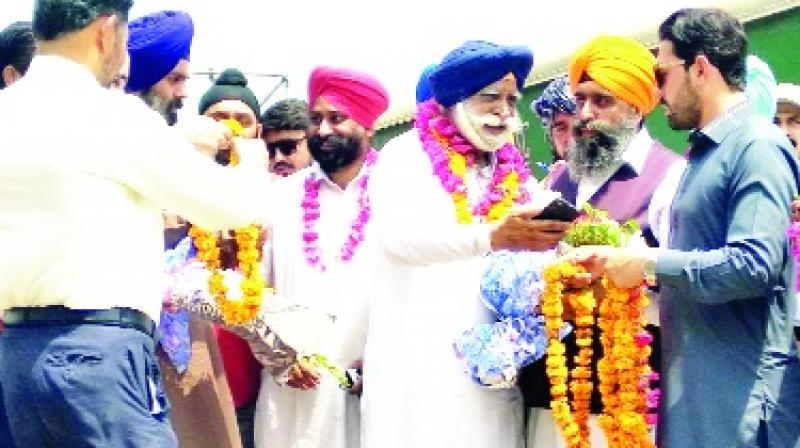 Bishan Singh with other Board Members