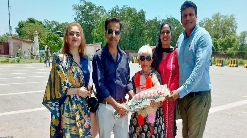  A 92-year-old Indian Punjabi woman arrived in Pakistan after 75 years to see her ancestral home