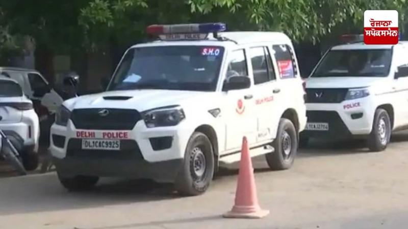 Bomb threat to two schools in Delhi Bomb threat to two schools in Delhi