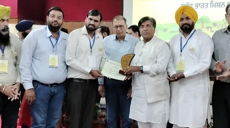 State Level Award of 'Uttam Village' to 24 Panchayats of Punjab by Minister Bram Shankar Jimpa State Level Award of 'Uttam Village' to 24 Panchayats of Punjab by Minister Bram Shankar Jimpa