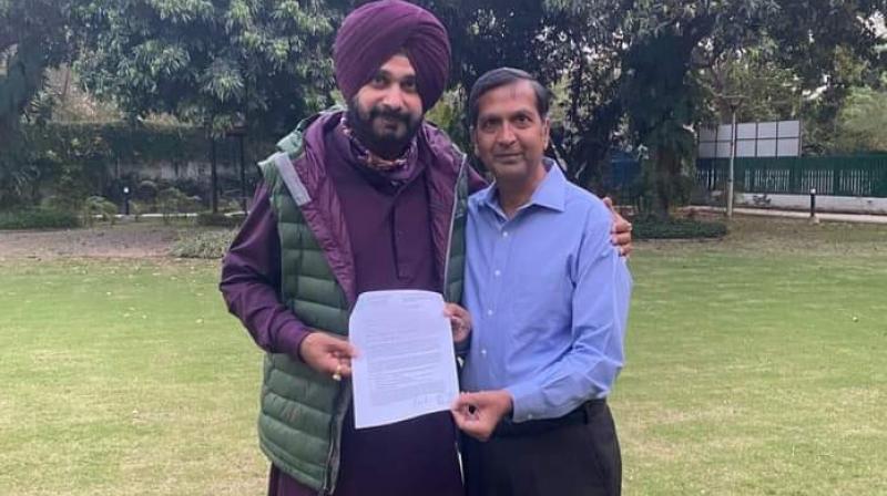 Navjot Sidhu and Dgp Dinkar gupta Navjot Sidhu and Dgp Dinkar gupta