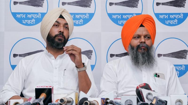 Sonia Gandhi must clarify her stand on Sunil Jakhar’s anti-dalit remark: AAP Sonia Gandhi must clarify her stand on Sunil Jakhar’s anti-dalit remark: AAP