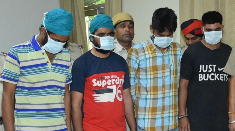 Amritsar police solved the robbery case, arrested 4 accused Amritsar police solved the robbery case, arrested 4 accused
