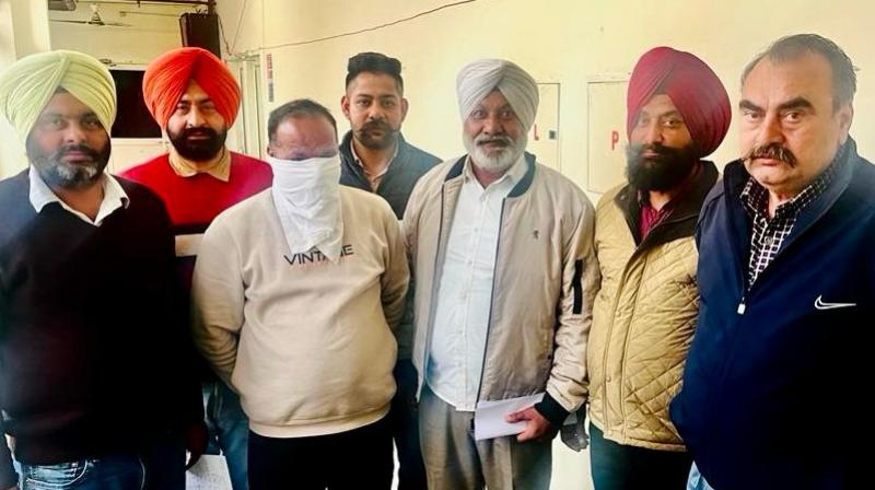 VB ARRESTS PSPCL LINEMAN FOR TAKING RS 40,000 BRIBE news in punjabi VB ARRESTS PSPCL LINEMAN FOR TAKING RS 40,000 BRIBE news in punjabi