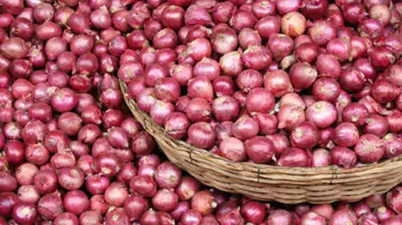 High onion price centre govt alert