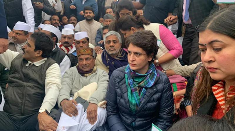 Priyanka gandhi protest on india gate delhi