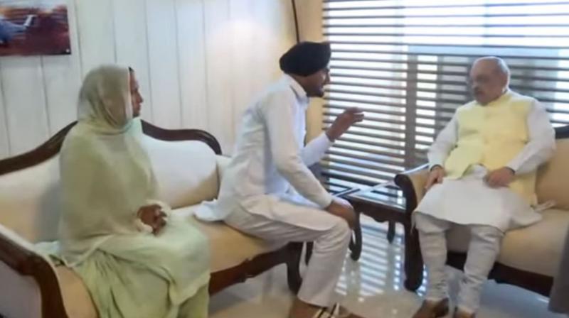 Sidhu Moose Wala’s family met Union Home Minister Amit Shah in Chandigarh Sidhu Moose Wala’s family met Union Home Minister Amit Shah in Chandigarh