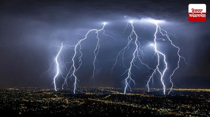 25 people died due to hailstorm and lightning in several districts of Bihar 25 people died due to hailstorm and lightning in several districts of Bihar